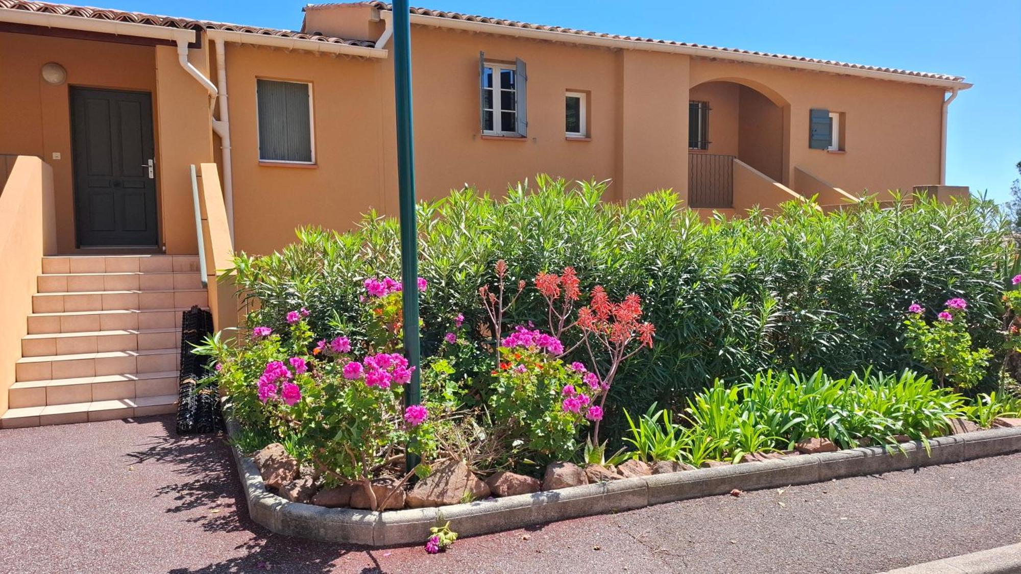 Rochemarine Panoramic Apartment Théoule-sur-Mer Екстериор снимка
